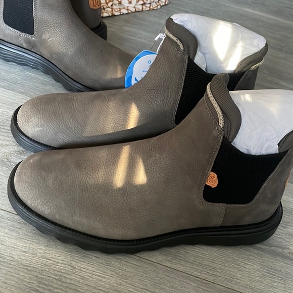 Hey Dude - Picture 1 of 4